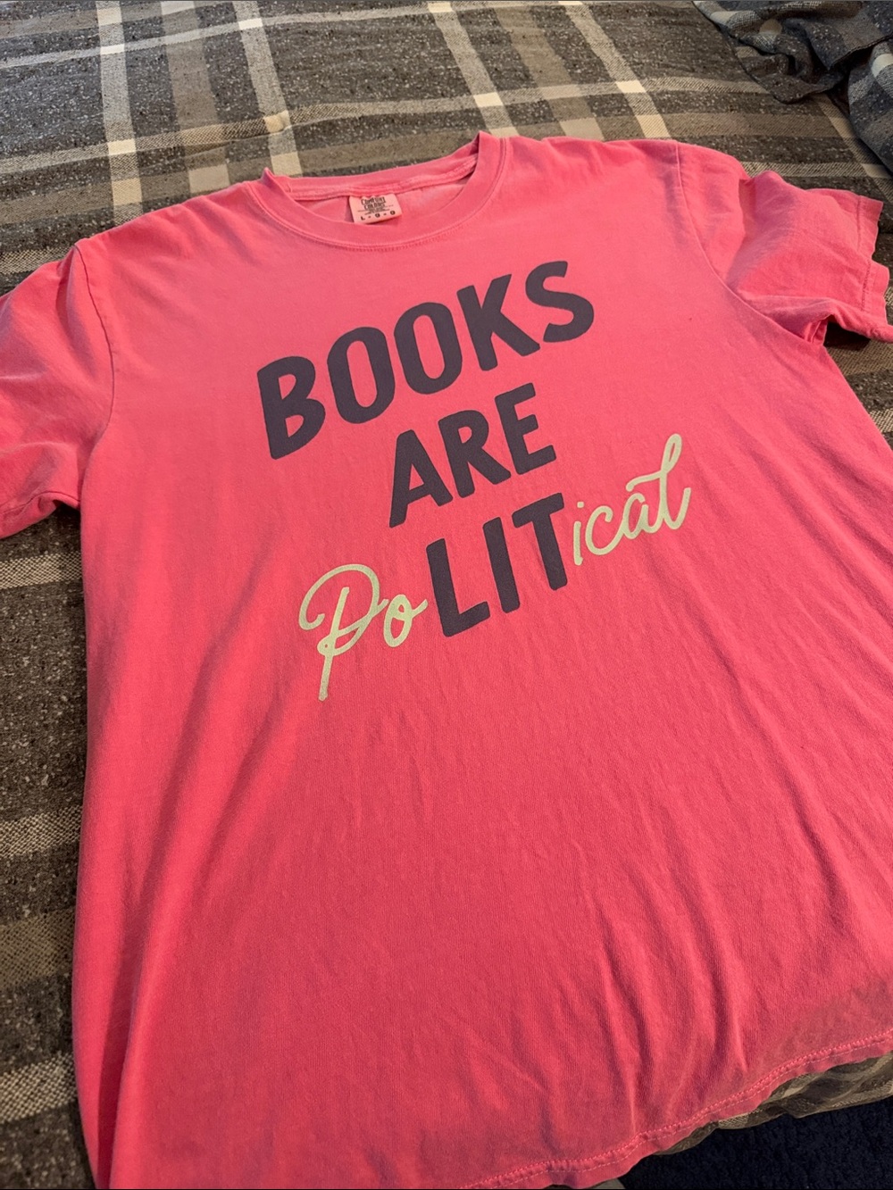 Pink 'Books Are PoLITical' Graphic Tee